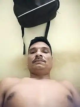 Snapshot of 8133vaibhavh chatting on 09/11/25, 12:11 8133vaibhavh online show from 09/11/25, 12:11