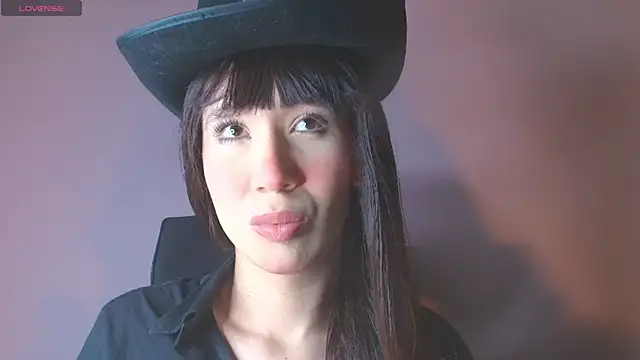 Electra Gosselin online show from 12/18/25, 03:56