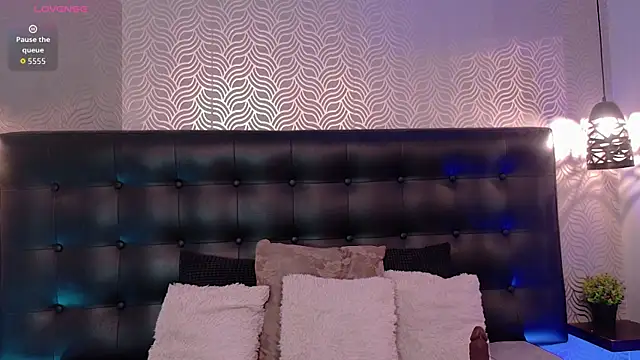NaiaraMasson  online show from 04/24/26, 12:18