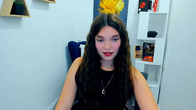 Snapshot of DivineAmour chatting on 10/09/25, 11:41 DivineAmour online show from 10/09/25, 11:41