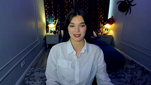 Snapshot of DivineAmour chatting on 10/12/25, 05:28 DivineAmour online show from 10/12/25, 05:28