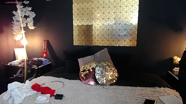 Snapshot of kinky_momm chatting on 11/21/25, 04:16 kinky momm online show from 11/21/25, 04:16