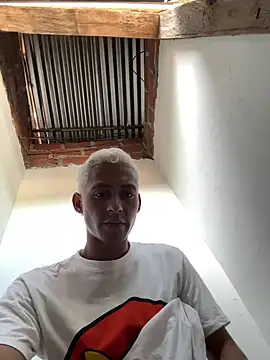 Boy hot- online show from 03/11/26, 06:36