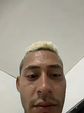 Boy hot- online show from 03/29/26, 06:02