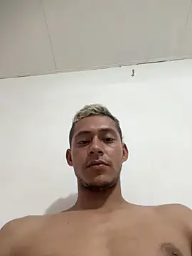 Snapshot of Boy_hot- chatting on 05/16/26, 04:20 Boy hot- online show from 05/16/26, 04:20