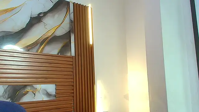 Snapshot of Evelin_thompsson chatting on 11/18/25, 03:12 Evelin thompsson online show from 11/18/25, 03:12