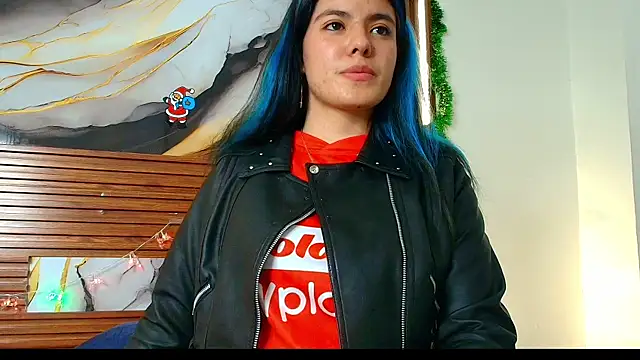 Snapshot of Evelin_thompsson chatting on 12/18/25, 03:45 Evelin thompsson online show from 12/18/25, 03:45