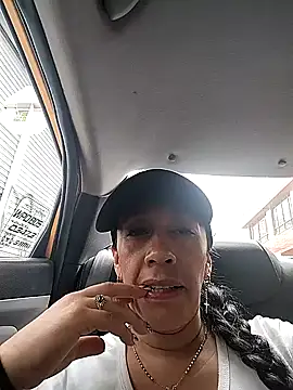 Shantey Laurent online show from 11/18/25, 02:54