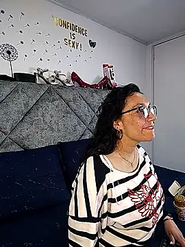 Shantey Laurent online show from 03/23/26, 03:05