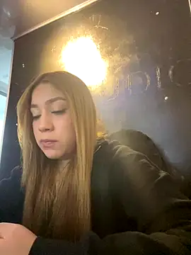 Snapshot of Issa_Moon_ chatting on 11/24/25, 02:22 Issa Moon online show from 11/24/25, 02:22