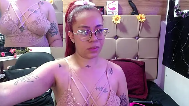 Snapshot of MIA__SPENCER chatting on 09/17/25, 04:41 MIA SPENCER online show from 09/17/25, 04:41