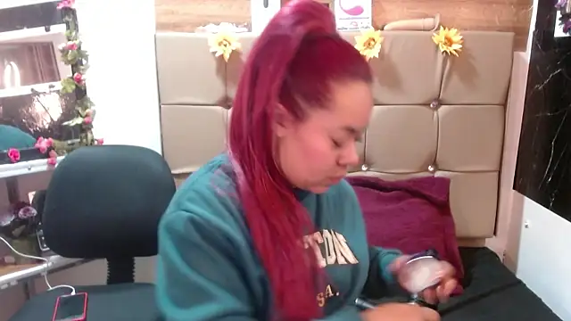 Snapshot of MIA__SPENCER chatting on 10/01/25, 06:14 MIA SPENCER online show from 10/01/25, 06:14