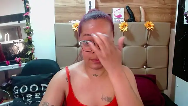 Snapshot of MIA__SPENCER chatting on 10/03/25, 06:05 MIA SPENCER online show from 10/03/25, 06:05