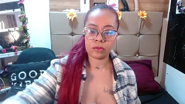 Snapshot of MIA__SPENCER chatting on 10/07/25, 03:53 MIA SPENCER online show from 10/07/25, 03:53