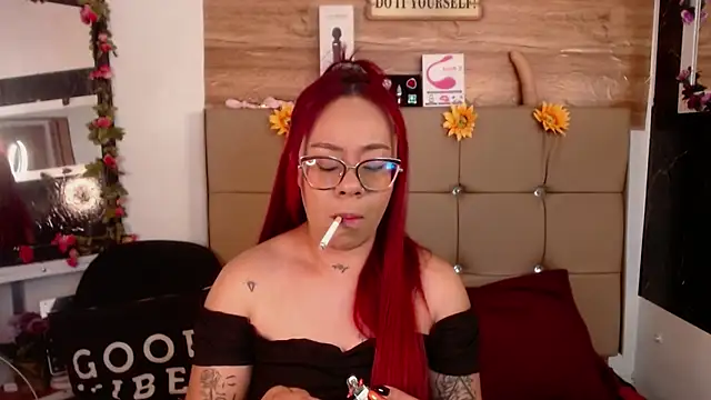 Snapshot of MIA__SPENCER chatting on 10/16/25, 06:42 MIA SPENCER online show from 10/16/25, 06:42