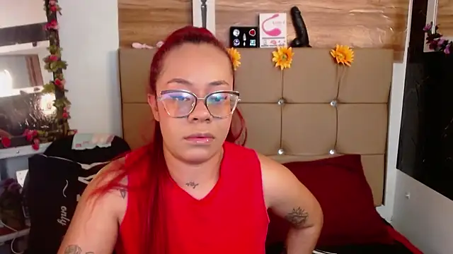 Snapshot of MIA__SPENCER chatting on 10/17/25, 06:10 MIA SPENCER online show from 10/17/25, 06:10