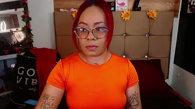 Snapshot of MIA__SPENCER chatting on 10/18/25, 07:36 MIA SPENCER online show from 10/18/25, 07:36