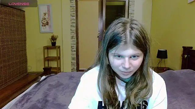 Snapshot of Lilly_Jess chatting on 09/29/25, 06:35 Lilly Jess online show from 09/29/25, 06:35