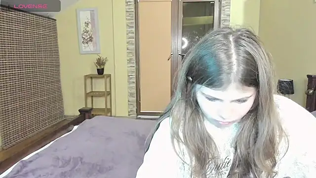 Snapshot of Lilly_Jess chatting on 10/17/25, 06:54 Lilly Jess online show from 10/17/25, 06:54