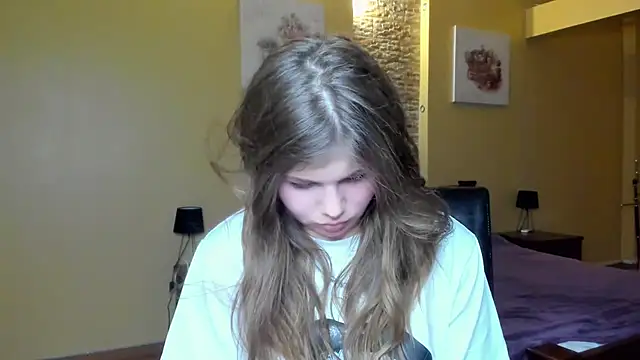 Snapshot of Lilly_Jess chatting on 11/20/25, 06:18 Lilly Jess online show from 11/20/25, 06:18