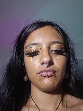 carolinerue online show from 11/05/25, 10:59