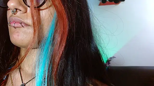 carolinerue online show from 11/24/25, 07:13