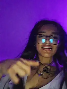 carolinerue online show from 05/08/26, 10:59