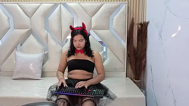 antonela tp online show from 10/25/25, 01:07