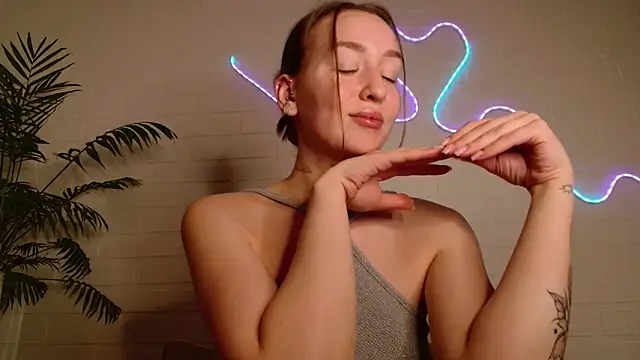 WhitePrincessLuna online show from 02/01/26, 02:59