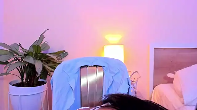 Snapshot of Antonella_Barone chatting on 09/19/25, 02:40 Antonella Barone online show from 09/19/25, 02:40