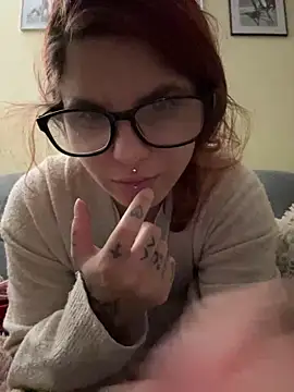 Snapshot of Brutecia2002 chatting on 12/13/25, 07:53 Brutecia2002 online show from 12/13/25, 07:53