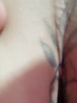 Shell Latina online show from 11/18/25, 02:21