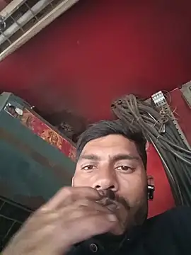 hotbabaji12 online show from 11/21/25, 04:11