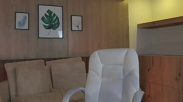 Snapshot of sarabelmont chatting on 10/09/25, 12:14 sarabelmont online show from 10/09/25, 12:14