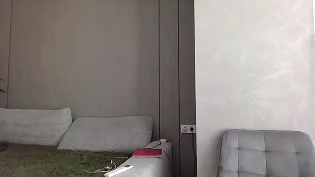 Snapshot of MrsAlice chatting on 10/21/25, 09:21 MrsAlice online show from 10/21/25, 09:21