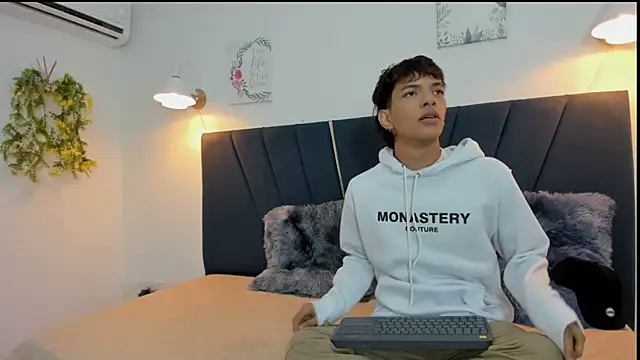 maicol cum23 online show from 10/03/25, 01:41