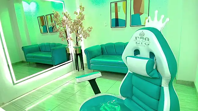 Black roseee online show from 10/19/25, 04:02