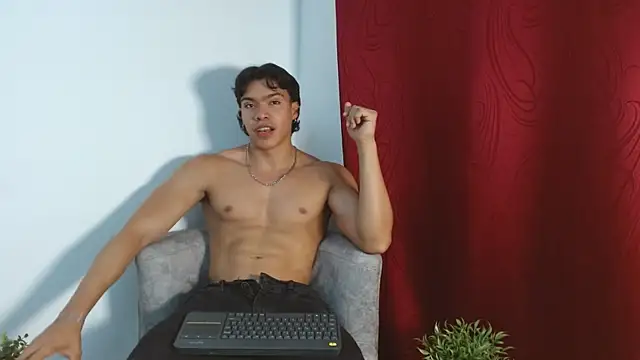 adriel escalante online show from 09/13/25, 01:27