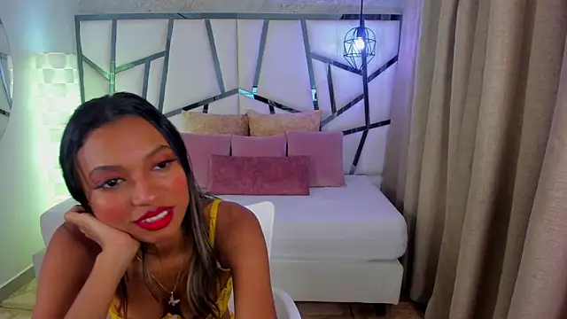 Susanna Cute online show from 12/22/25, 12:35