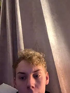 Snapshot of scottishtwink01 chatting on 11/11/25, 03:06 scottishtwink01 online show from 11/11/25, 03:06