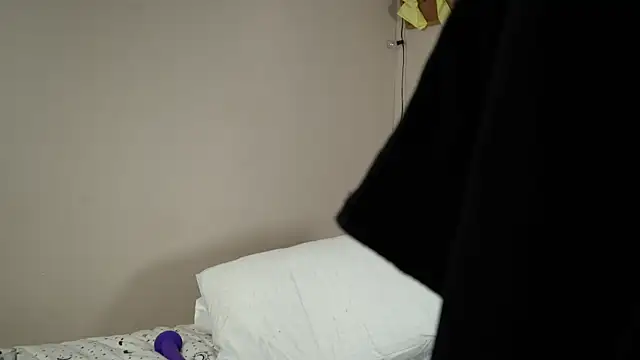 Snapshot of scottishtwink01 chatting on 11/15/25, 08:49 scottishtwink01 online show from 11/15/25, 08:49