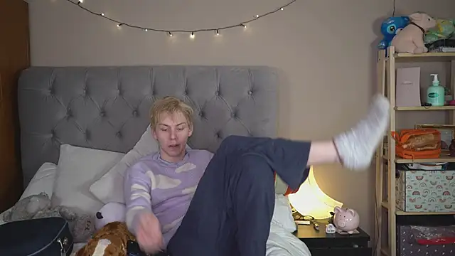 Snapshot of scottishtwink01 chatting on 02/19/26, 01:23 scottishtwink01 online show from 02/19/26, 01:23