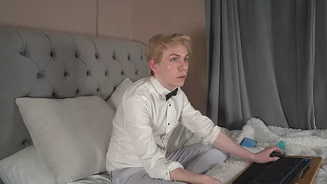 Snapshot of scottishtwink01 chatting on 02/22/26, 11:03 scottishtwink01 online show from 02/22/26, 11:03