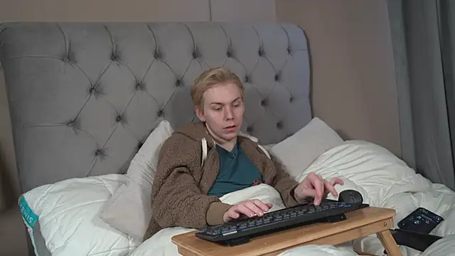 Snapshot of scottishtwink01 chatting on 03/04/26, 03:07 scottishtwink01 online show from 03/04/26, 03:07