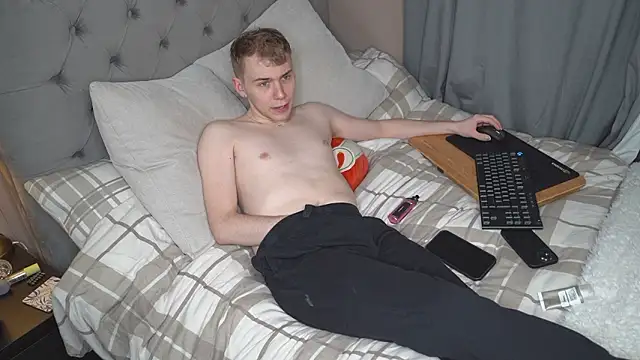 scottishtwink01 online show from 03/29/26, 11:49
