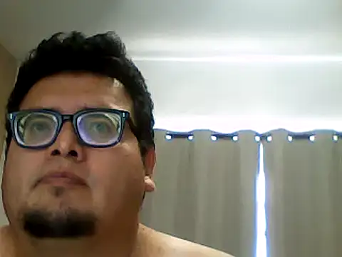 Snapshot of Santiagoqro85 chatting on 10/16/25, 03:57 Santiagoqro85 online show from 10/16/25, 03:57