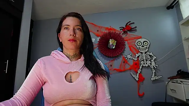 Snapshot of iriss_cardenas chatting on 10/28/25, 11:25 iriss cardenas online show from 10/28/25, 11:25