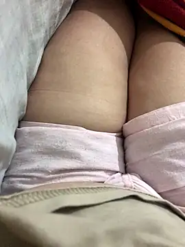 Snapshot of luzmelzinha chatting on 09/30/25, 11:26 luzmelzinha online show from 09/30/25, 11:26