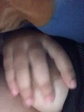 Snapshot of luzmelzinha chatting on 10/02/25, 04:41 luzmelzinha online show from 10/02/25, 04:41