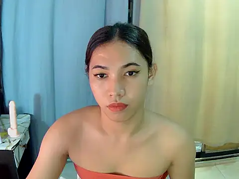 Snapshot of Chen_Lavin chatting on 11/06/25, 01:06 Chen Lavin online show from 11/06/25, 01:06